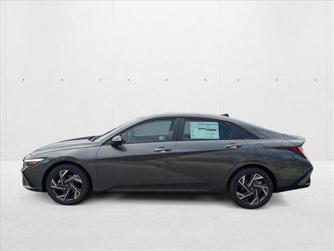 New 2025 Hyundai Elantra Sport image 5