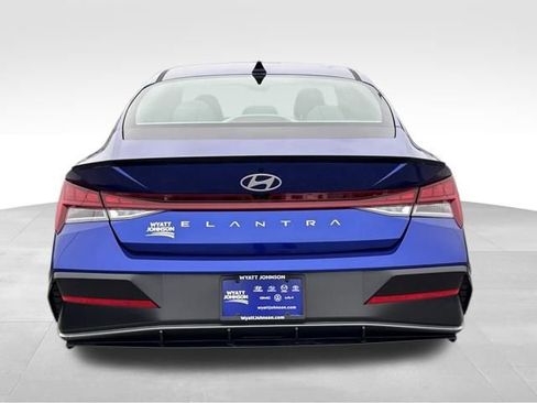 New 2026 Hyundai Elantra SEL Sport Premium FWD image 4