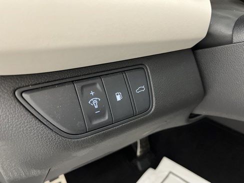 Used 2023 Genesis G70 2.0T w/ Sport Prestige Package RWD image 28