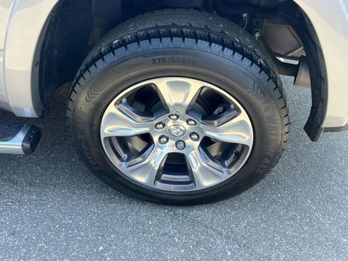 Used 2022 RAM 1500 Laramie AWD/4WD image 7