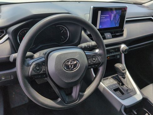 Used 2025 Toyota RAV4 XLE AWD/4WD image 9