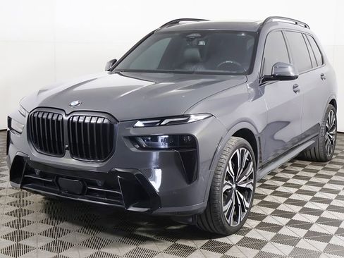 Used 2023 BMW X7 xDrive40i w/ Executive Package AWD/4WD image 13