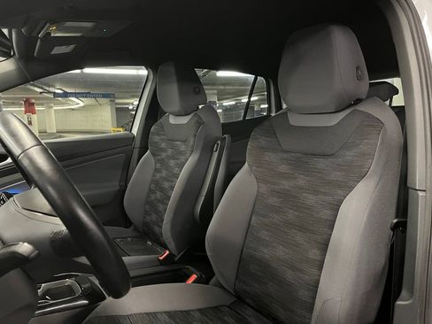 Used 2022 Volkswagen ID.4 Pro image 17