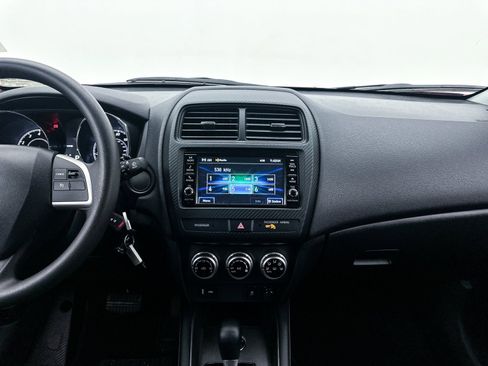 Used 2024 Mitsubishi Outlander Sport ES image 4