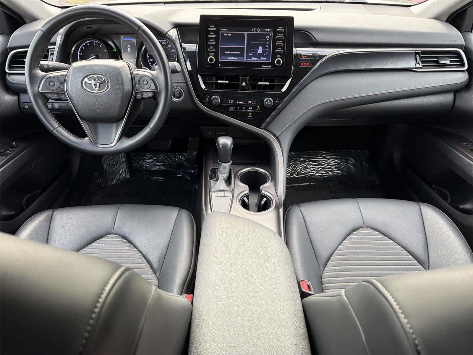 Used 2022 Toyota Camry SE w/ Convenience Package FWD image 11