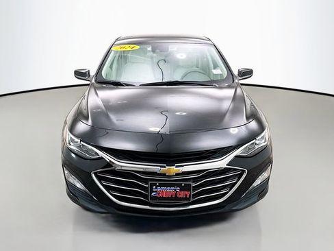 Used 2024 Chevrolet Malibu LT image 2