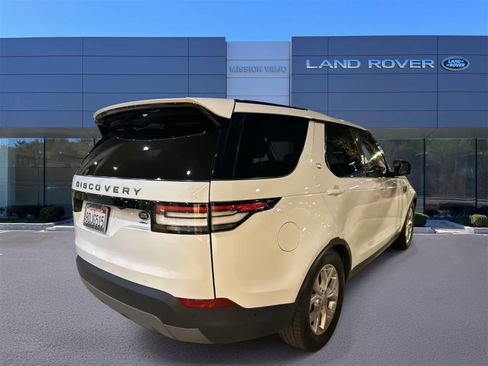 Used 2018 Land Rover Discovery SE image 5
