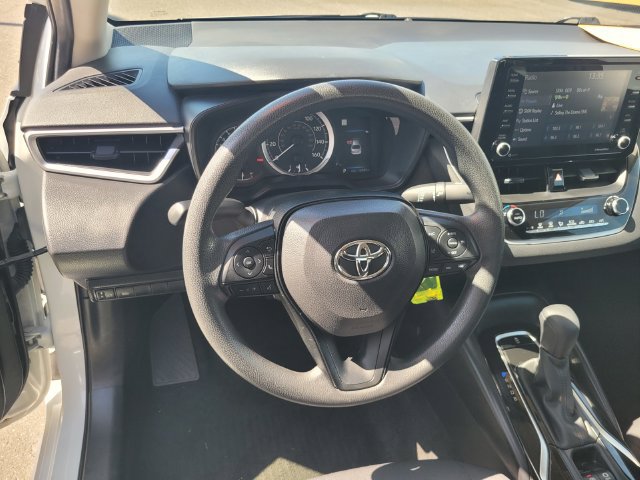 Used 2022 Toyota Corolla LE FWD image 30