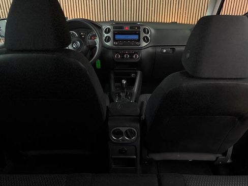 Used 2011 Volkswagen Tiguan SE FWD image 7