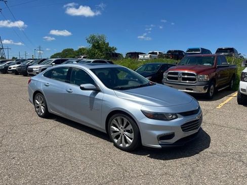 Used 2017 Chevrolet Malibu Premier w/ Premier Sun and Wheel Package FWD image 1