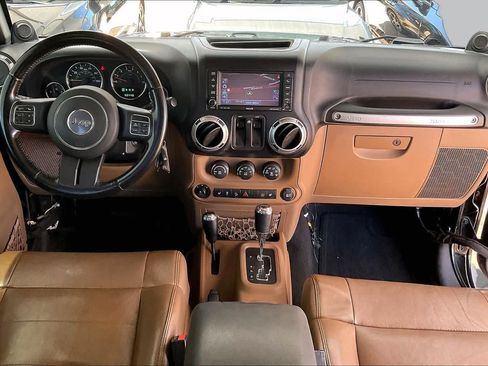Used 2012 Jeep Wrangler Sahara w/ Connectivity Group AWD/4WD image 13