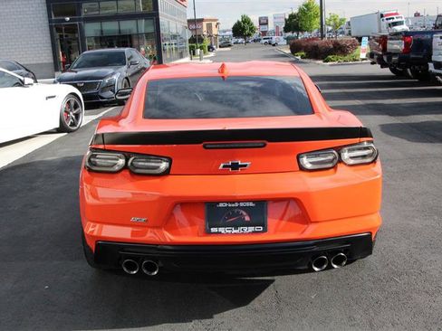 Used 2020 Chevrolet Camaro SS RWD image 7