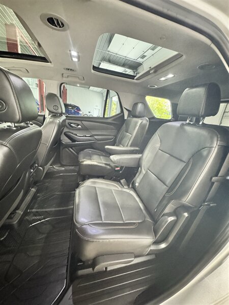 Used 2020 Chevrolet Traverse Premier w/ Redline Edition AWD/4WD image 10