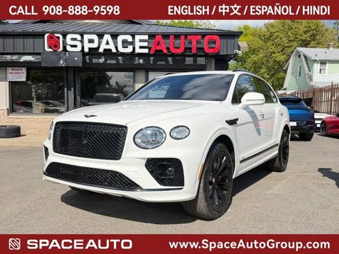 Used 2021 Bentley Bentayga AWD/4WD image 1