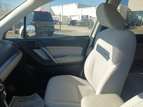 Used 2018 Subaru Forester 2.5i Premium w/ All-Weather Package image 14