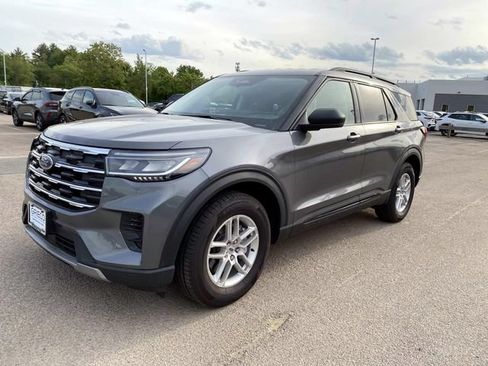 Used 2026 Ford Explorer Active AWD/4WD image 11