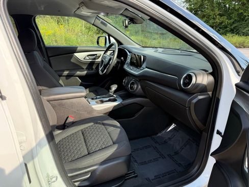 Used 2022 Chevrolet Blazer LT image 23