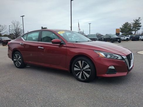 Used 2021 Nissan Altima 2.5 SV w/ SV Premium Package image 2
