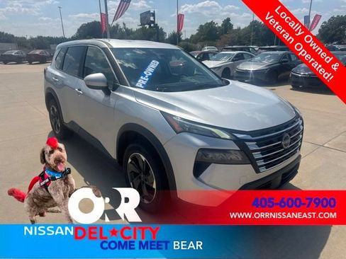 Used 2025 Nissan Rogue SV AWD/4WD image 7