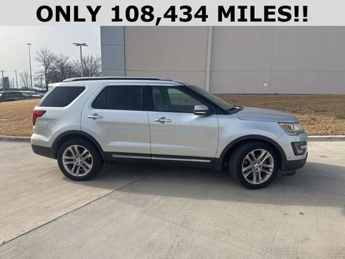 Used 2017 Ford Explorer Limited w/ Equipment Group 301A image 2
