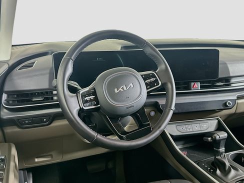 Used 2026 Kia Carnival FWD image 18