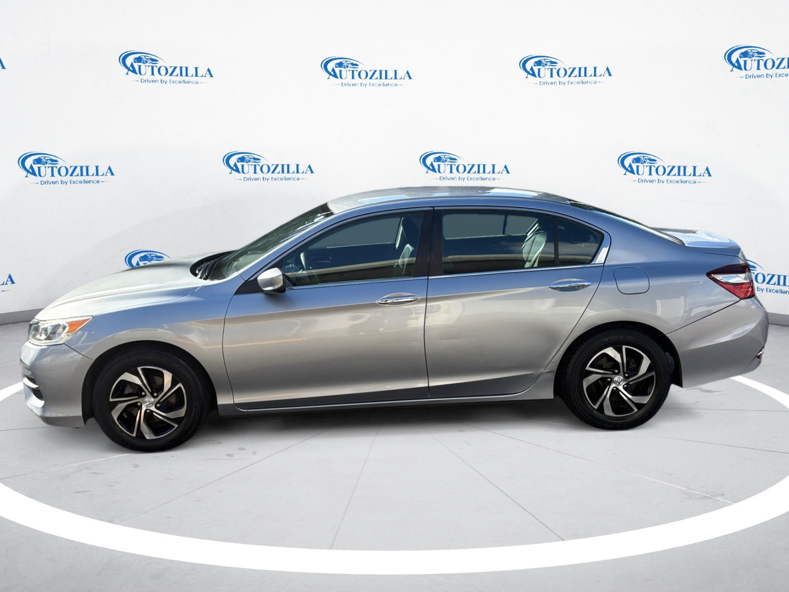 Used 2017 Honda Accord LX image 2