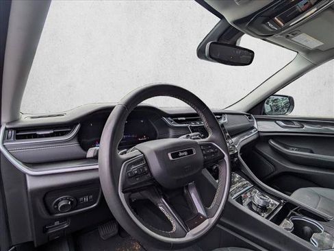 Used 2023 Jeep Grand Cherokee L Laredo AWD/4WD image 10