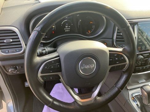 Certified 2022 Jeep Grand Cherokee Laredo X image 14