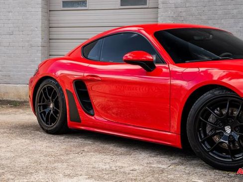 Used 2018 Porsche 718 Cayman RWD image 43