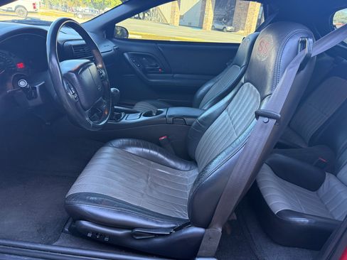 Used 2002 Chevrolet Camaro Z28 w/ SS Performance/Appearance Pkg image 16