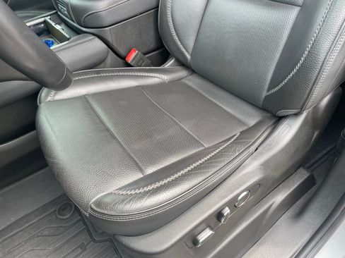 Used 2023 GMC Yukon Denali w/ Advanced Technology Package AWD/4WD image 22