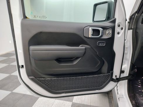 New 2026 Jeep Wrangler Unlimited Rubicon AWD/4WD image 16
