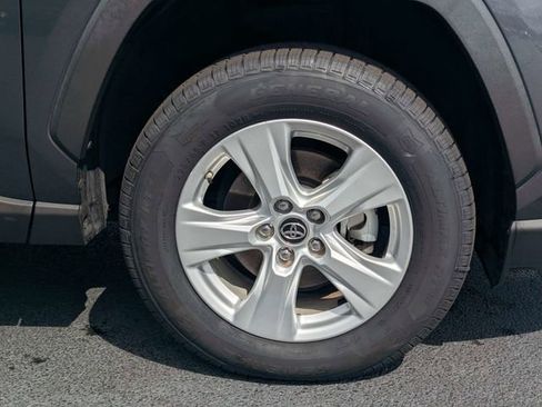 Used 2019 Toyota RAV4 XLE AWD/4WD image 11