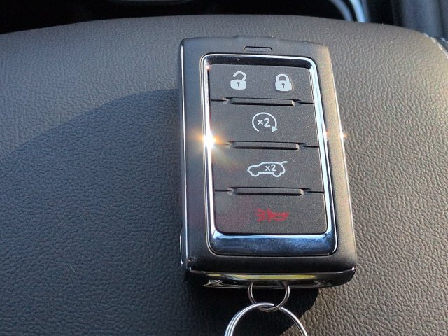 New 2027 Jeep Grand Cherokee Altitude RWD image 30