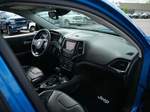Used 2021 Jeep Cherokee Latitude Plus AWD/4WD image 21