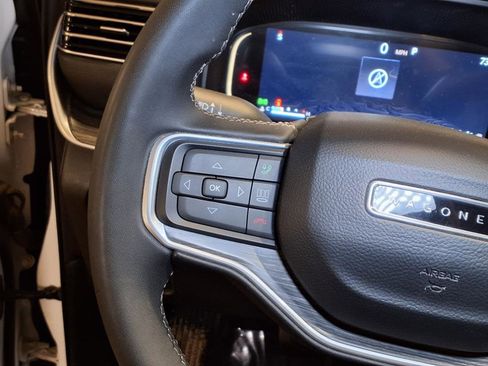 Used 2024 Jeep Wagoneer Series II w/ Flexible Seating Group image 22