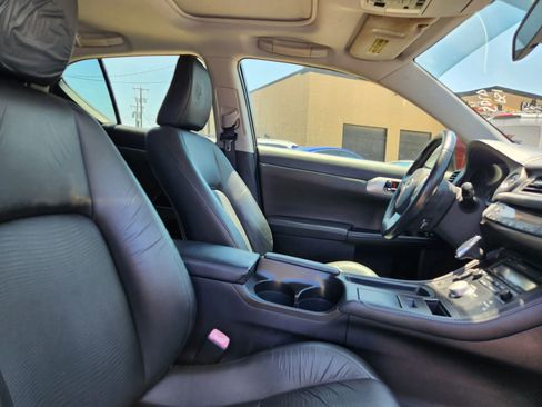 Used 2013 Lexus CT 200h FWD image 15