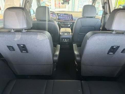New 2026 Chevrolet Traverse RS w/ LPO, Floor Liner Package FWD image 30