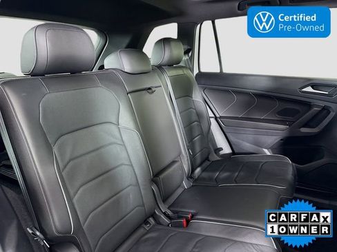 Certified 2022 Volkswagen Tiguan SEL R-Line image 29