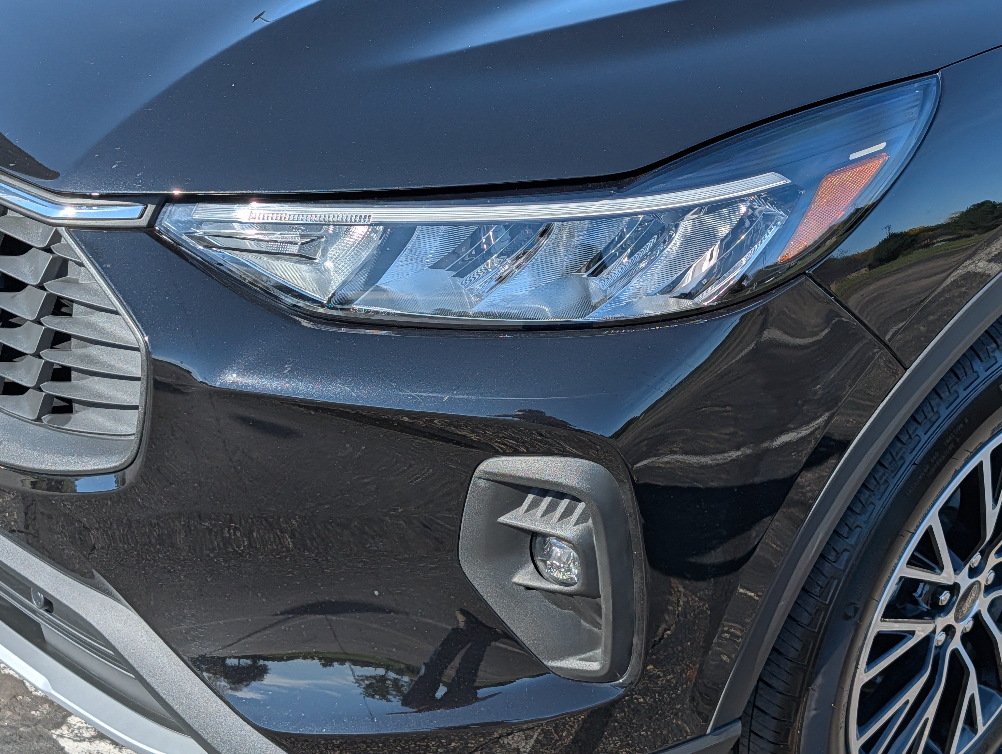 Used 2025 Ford Escape SE w/ Class II Trailer Tow Package FWD image 16