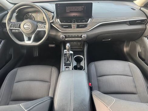 Used 2023 Nissan Altima 2.5 SV w/ SV Premium Package FWD image 22