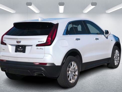 Used 2019 Cadillac XT4 Luxury w/ Cold Weather Package image 5
