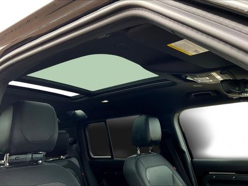 Used 2023 Land Rover Defender 110 X-Dynamic SE image 27