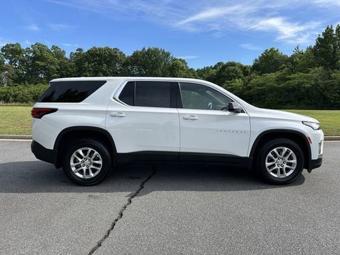 Used 2023 Chevrolet Traverse LS FWD image 10