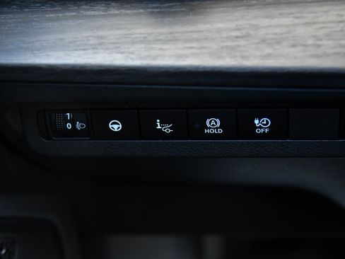 Used 2024 Nissan Ariya AWD image 39