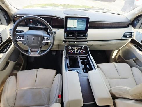 Used 2020 Lincoln Navigator Reserve w/ Equipment Group 208A Reserve AWD/4WD image 12