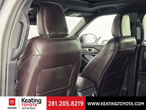 Used 2025 Ford Explorer Platinum w/ LUX Leather Package image 16