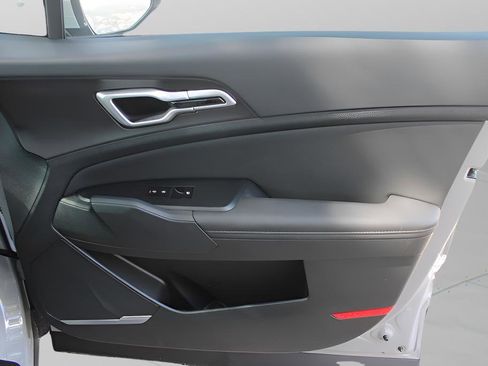 New 2026 Kia Sportage EX w/ EX Panorama Roof Package image 16