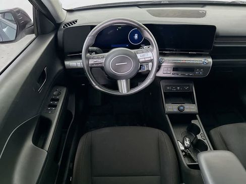 Used 2025 Hyundai Kona SEL FWD image 10
