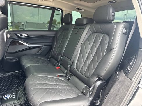 Used 2024 BMW X7 xDrive40i w/ Premium Package AWD/4WD image 23